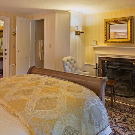 Colby Hill Inn Henniker Exterior photo
