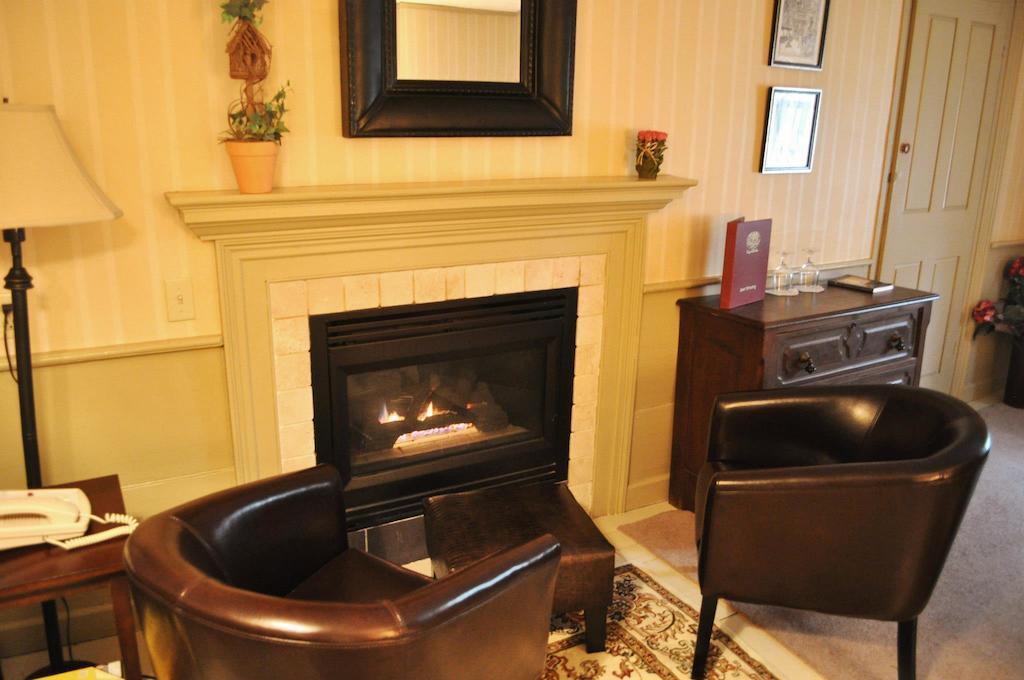 Colby Hill Inn Henniker Room photo