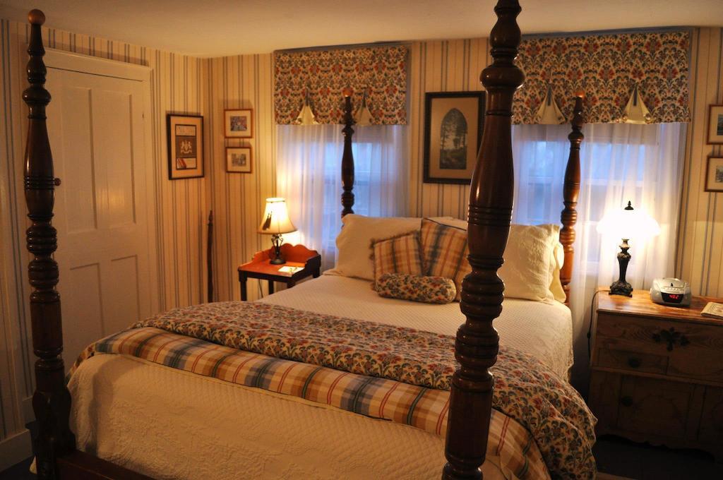 Colby Hill Inn Henniker Room photo
