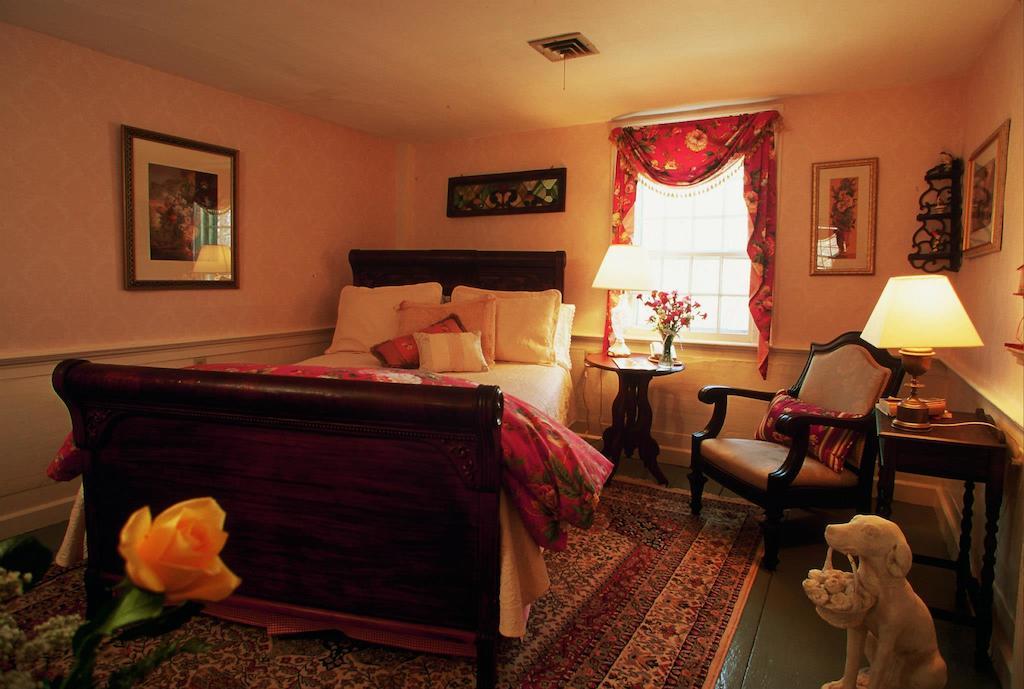 Colby Hill Inn Henniker Room photo