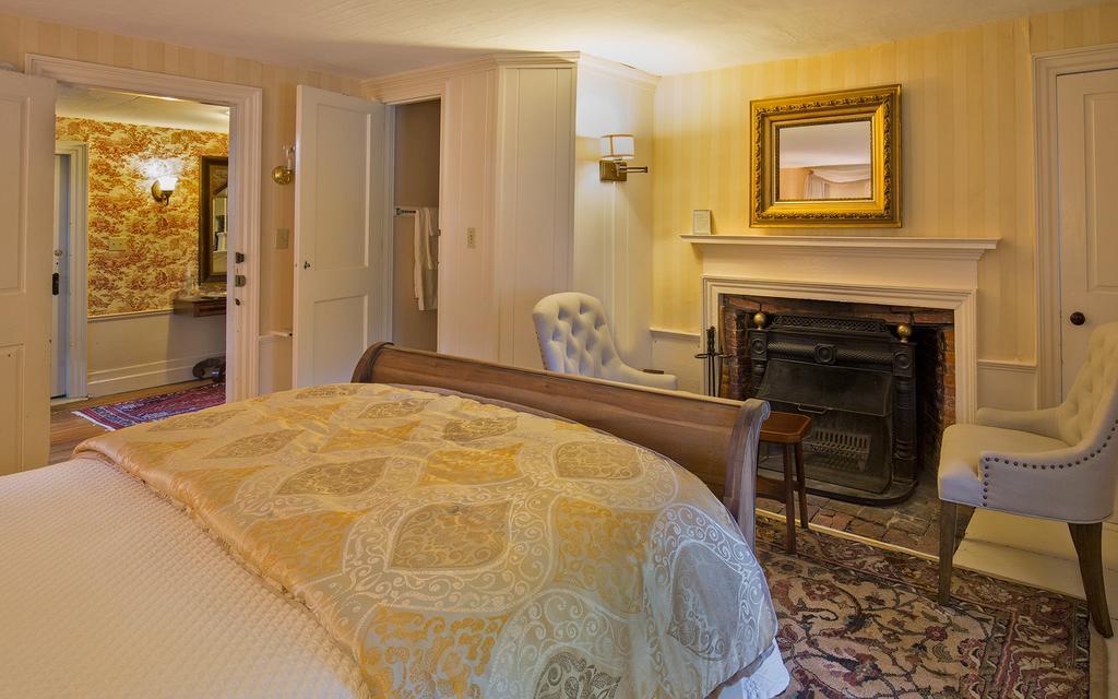 Colby Hill Inn Henniker Exterior photo
